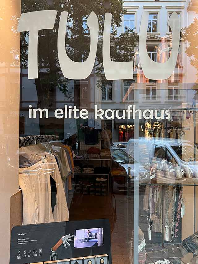 Tulu Elite Kaufhaus Damenmode, Berger Straße 66