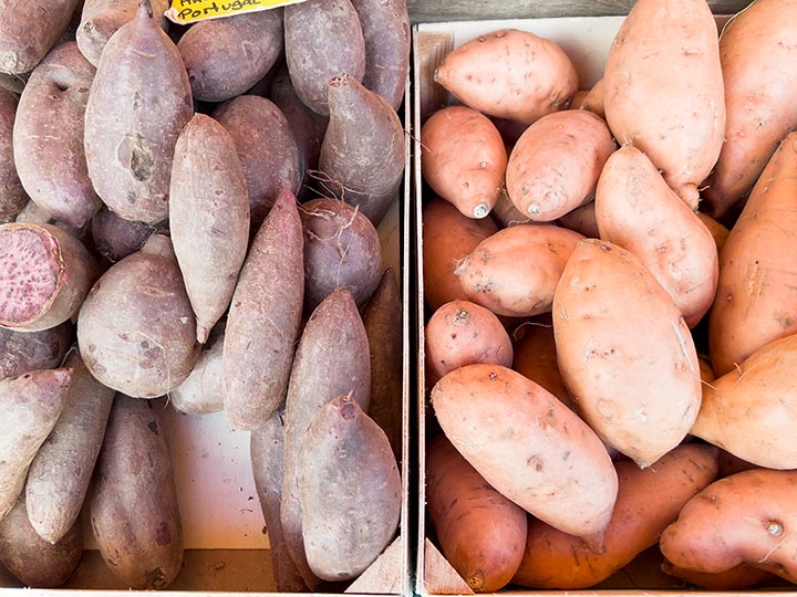 Wochenmarkt Bornheim Mitte Kartoffel, Süßkartoffel, Zwiebel, Knoblauch, Meerrettich und Kurkuma