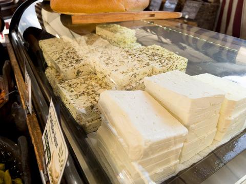 Frankfurt Wochenmarkt Bornheim Mitte eingelegte Oliven Paprika Tomaten Zitrone Feta