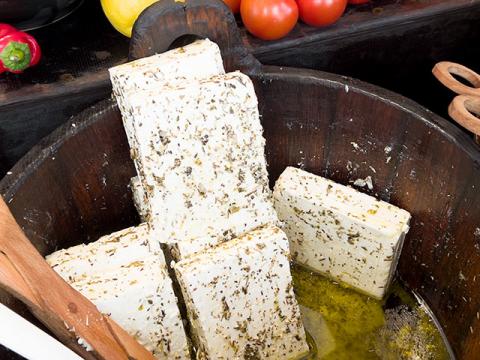 Frankfurt Wochenmarkt Bornheim Mitte eingelegte Oliven Paprika Tomaten Zitrone Feta